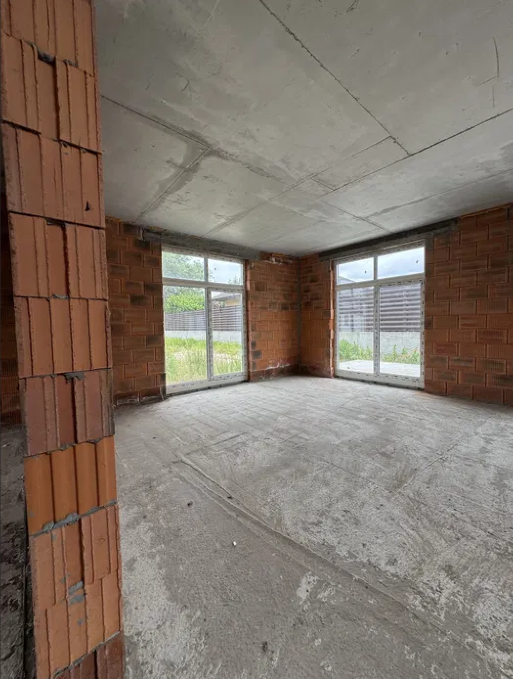 Продаж будинку 196 м²