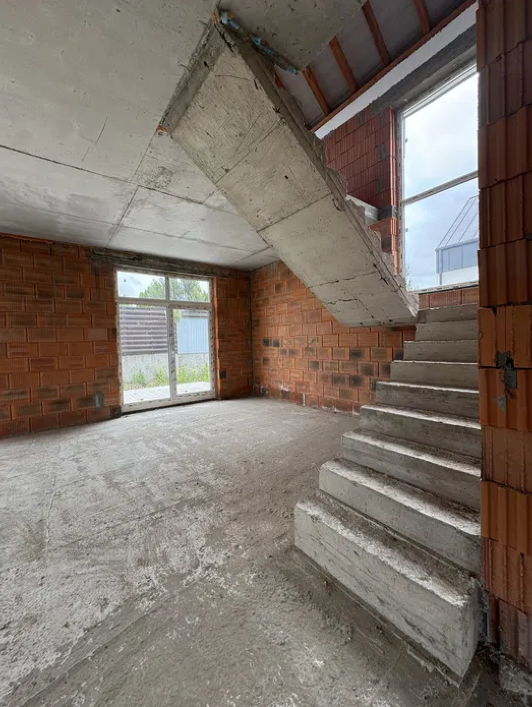 Продаж будинку 196 м²