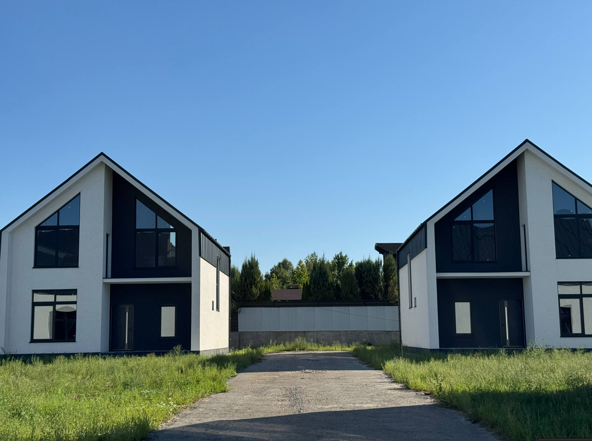 Продаж будинку 196 м²