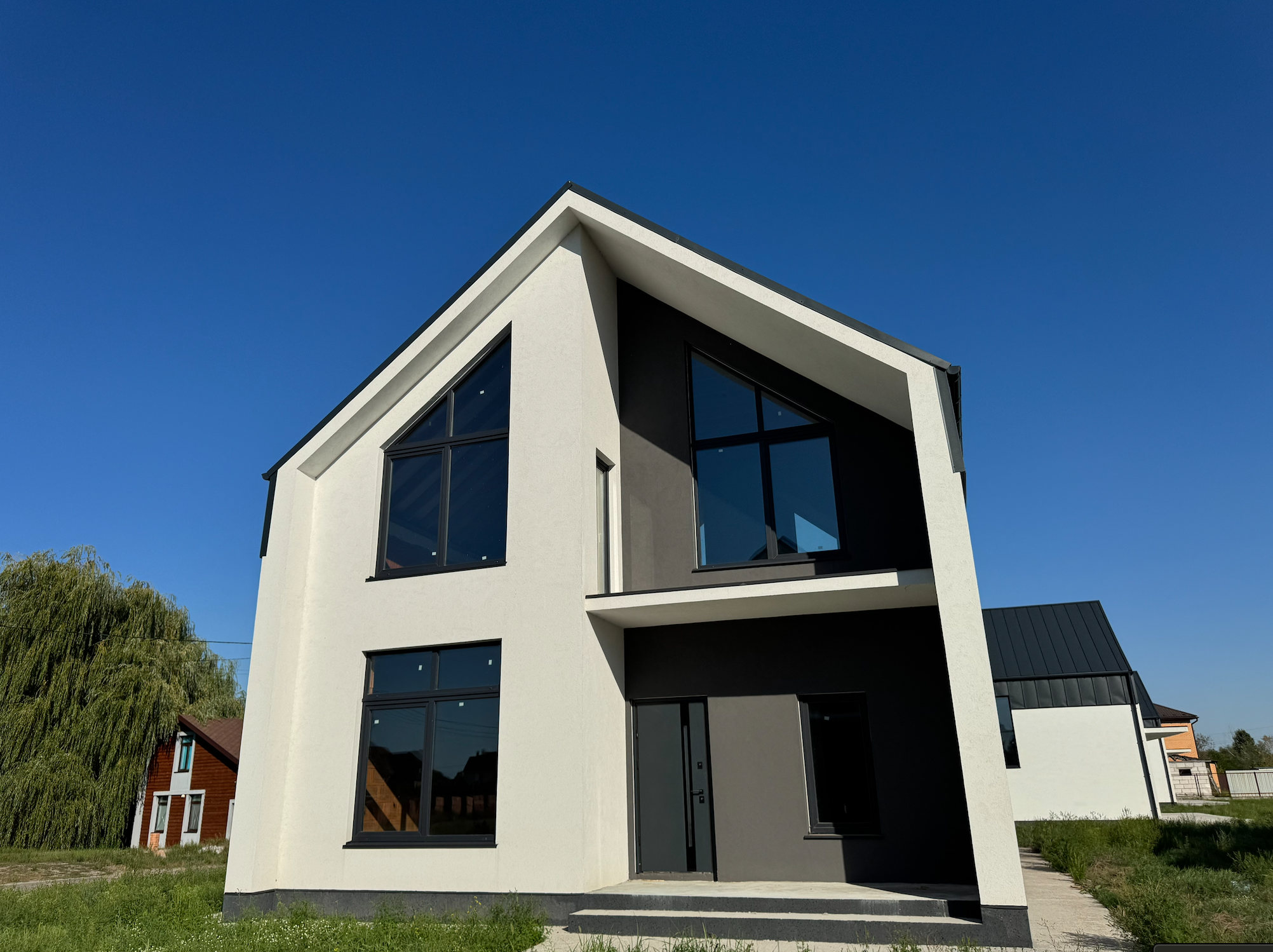 Продаж будинку 196 м²