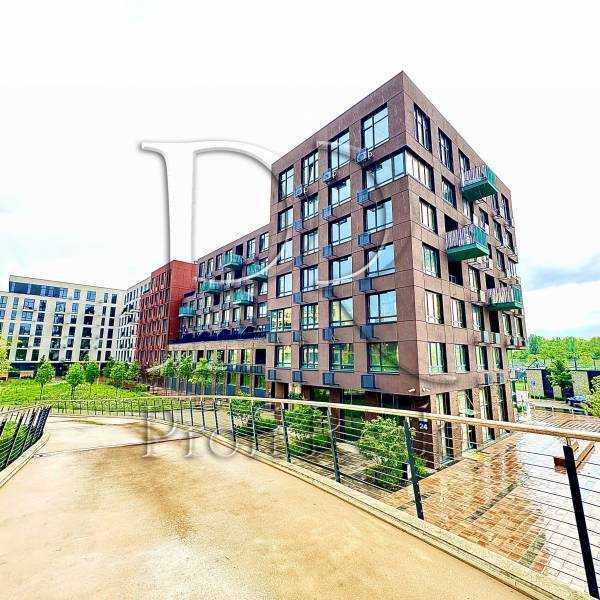 Продаж 1-кімнатної квартири 45 м², Салютна вул., 2