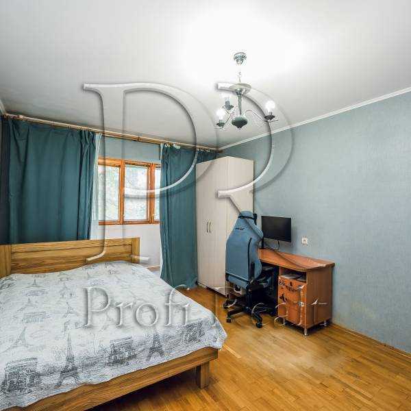 Продажа 1-комнатной квартиры 45 м², Ревуцкого ул., 42Б