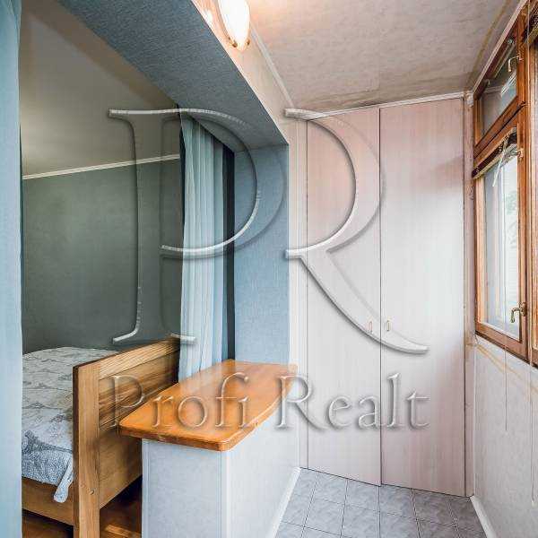 Продажа 1-комнатной квартиры 45 м², Ревуцкого ул., 42Б