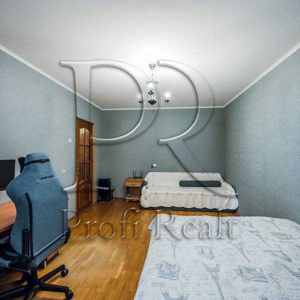 Продажа 1-комнатной квартиры 45 м², Ревуцкого ул., 42Б