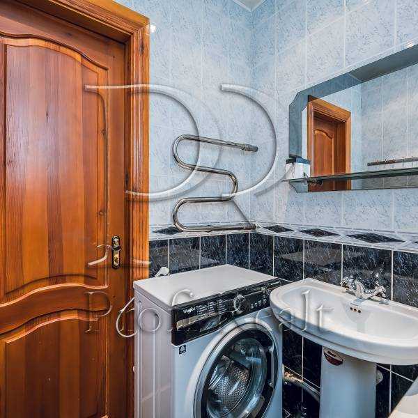 Продажа 1-комнатной квартиры 45 м², Ревуцкого ул., 42Б
