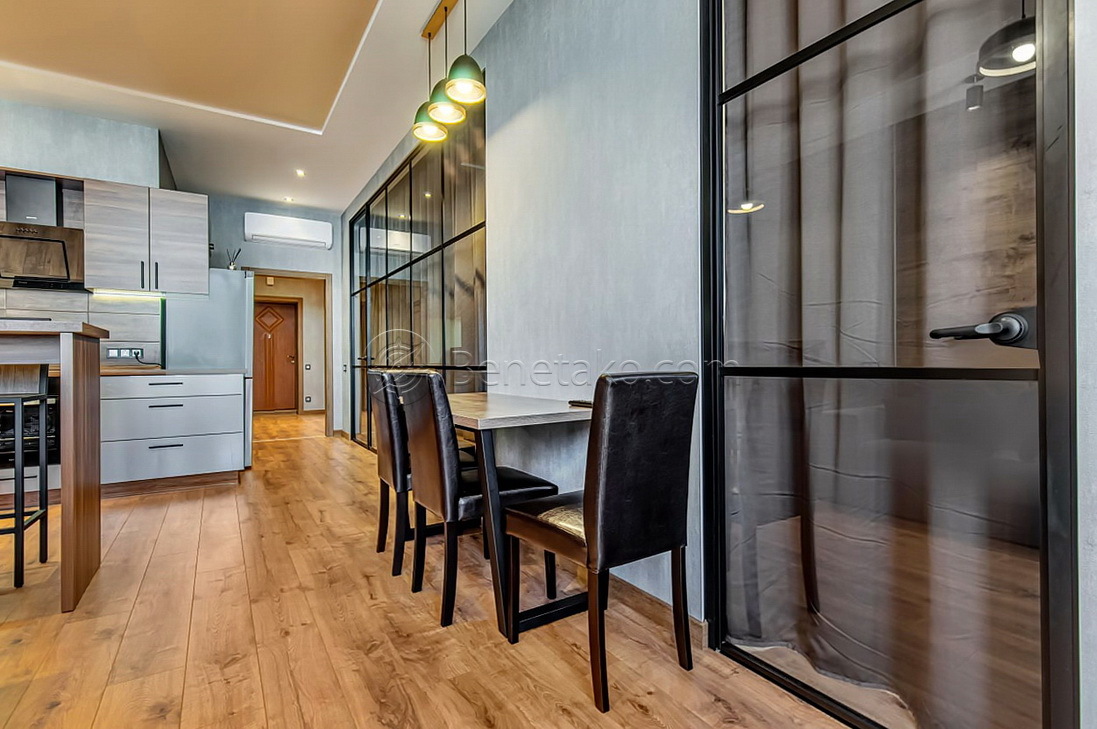 Аренда 3-комнатной квартиры 100 м², Мореходный пер., 2А