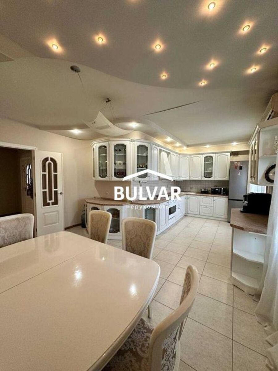Продажа 3-комнатной квартиры 86 м², Космическая ул., 47