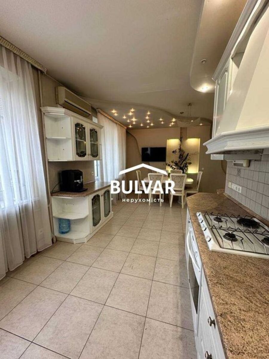 Продажа 3-комнатной квартиры 86 м², Космическая ул., 47