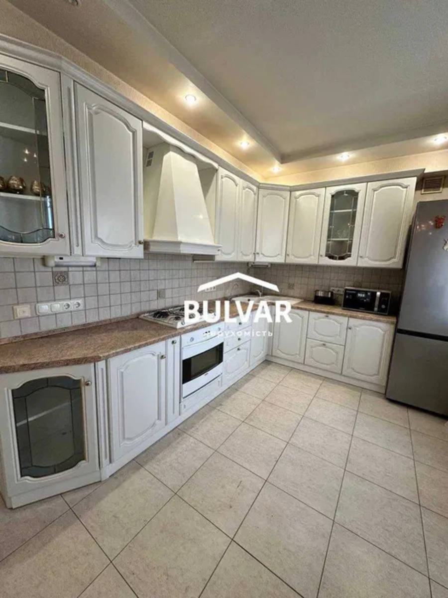 Продажа 3-комнатной квартиры 86 м², Космическая ул., 47