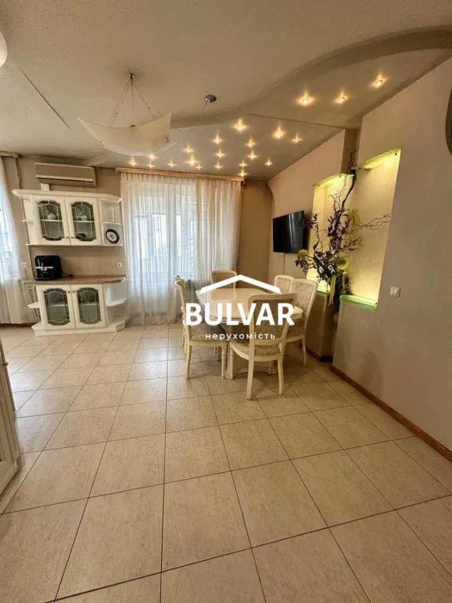 Продажа 3-комнатной квартиры 86 м², Космическая ул., 47
