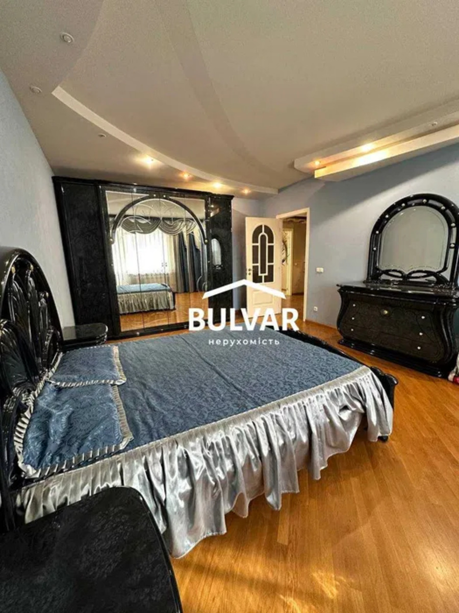 Продажа 3-комнатной квартиры 86 м², Космическая ул., 47