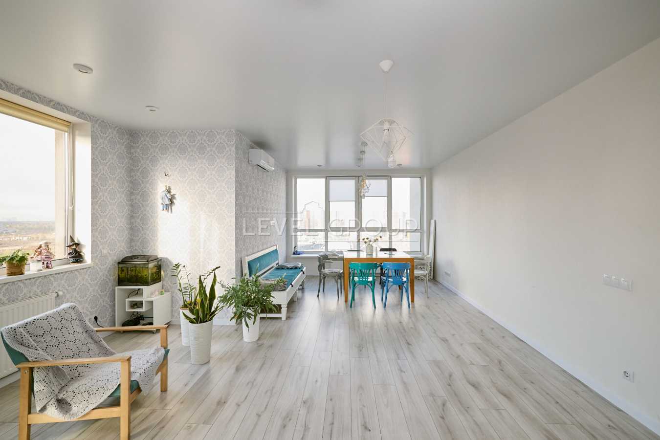 Продаж 4-кімнатної квартири 125 м², Родини Крістерів, 20