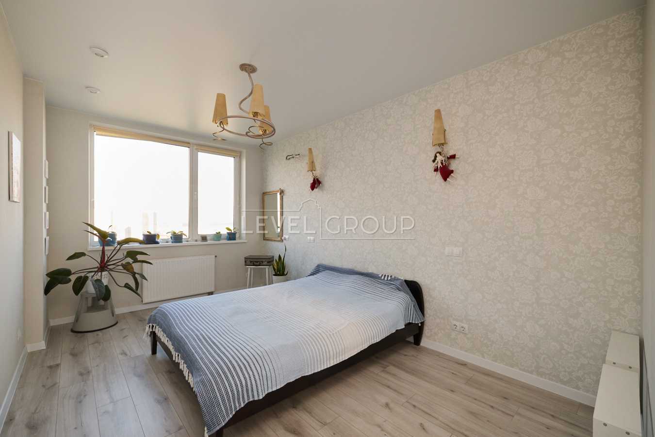 Продаж 4-кімнатної квартири 125 м², Родини Крістерів, 20