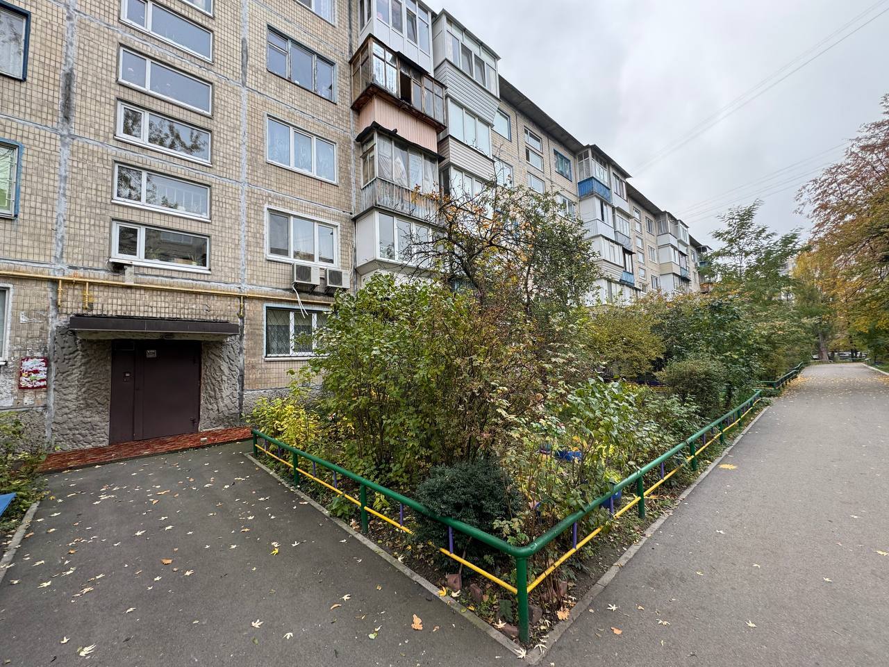 Оренда 2-кімнатної квартири 45 м², Мілютенка вул., 12