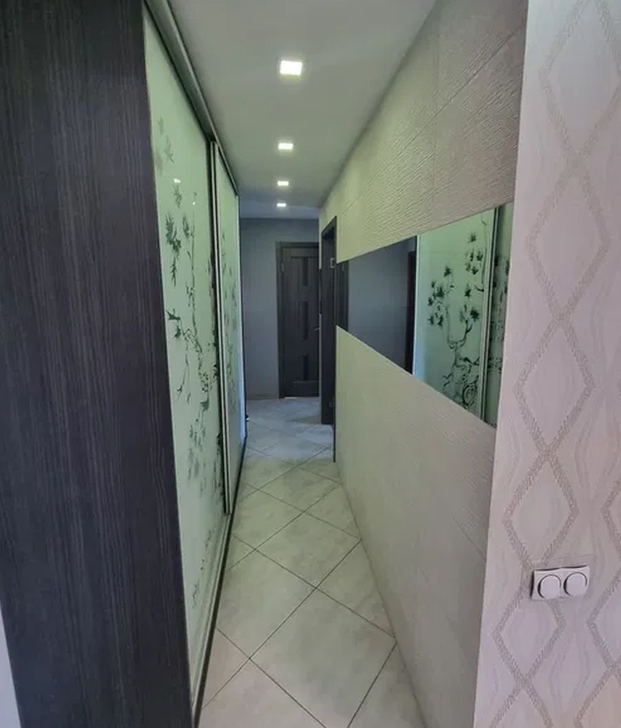 Продажа 3-комнатной квартиры 64 м², Маршала Малиновского ул., 38