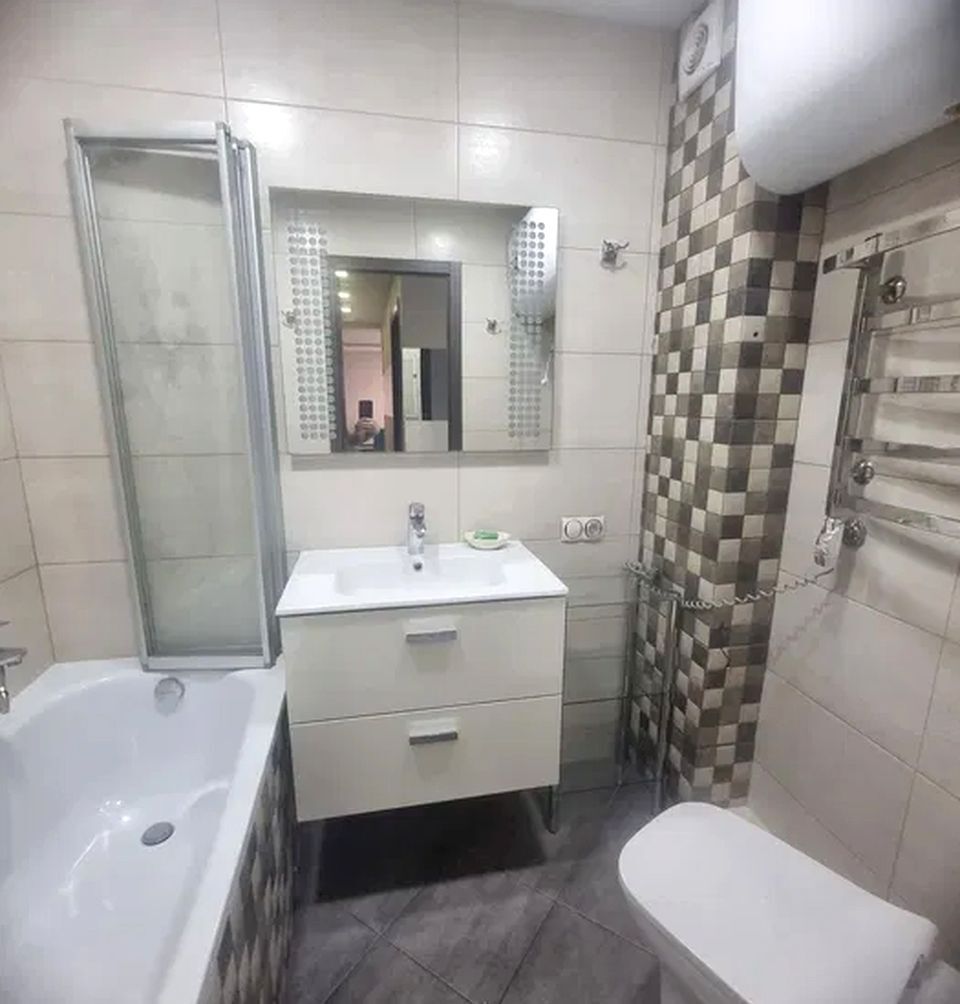 Продажа 3-комнатной квартиры 64 м², Маршала Малиновского ул., 38