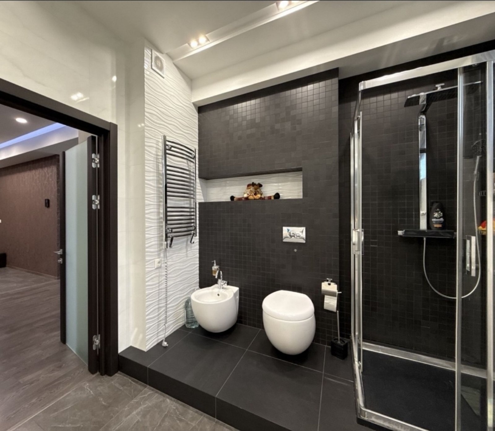 Продажа 3-комнатной квартиры 130 м², Героев Чернобыля ул.