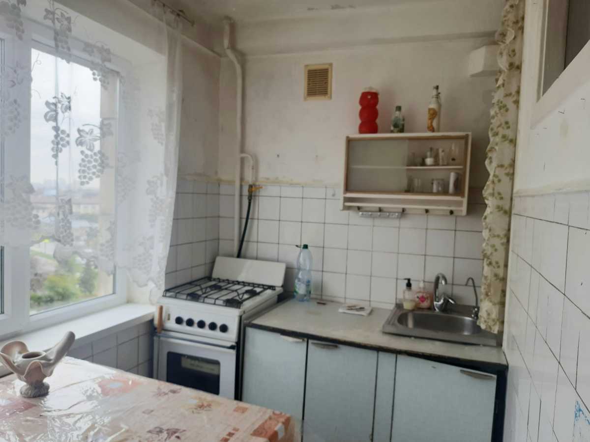 Продаж 2-кімнатної квартири 46.5 м², Кирилівська вул., 127