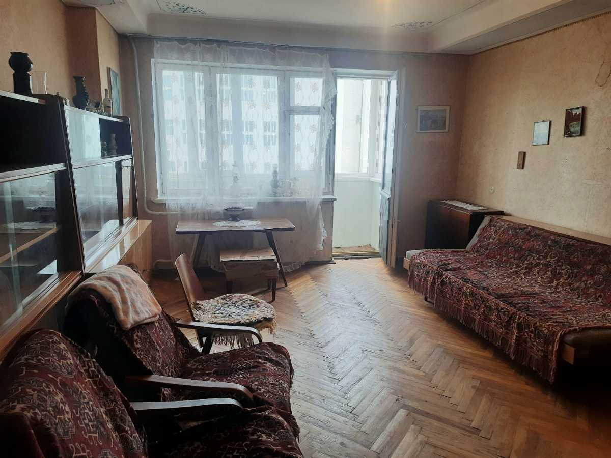 Продаж 2-кімнатної квартири 46.5 м², Кирилівська вул., 127