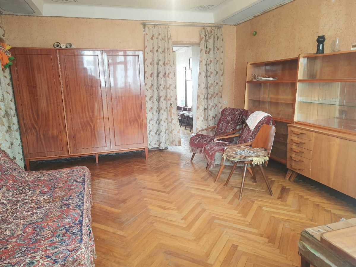 Продаж 2-кімнатної квартири 46.5 м², Кирилівська вул., 127