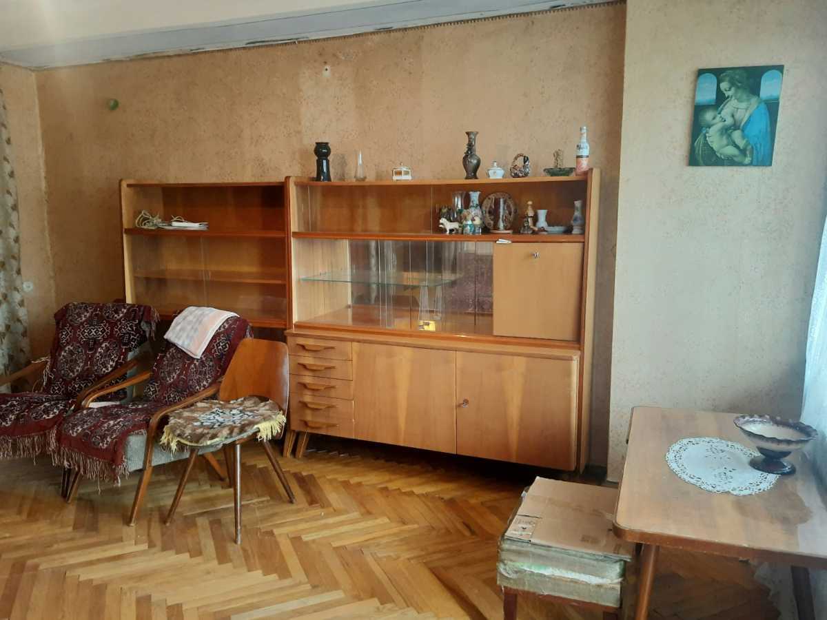 Продаж 2-кімнатної квартири 46.5 м², Кирилівська вул., 127