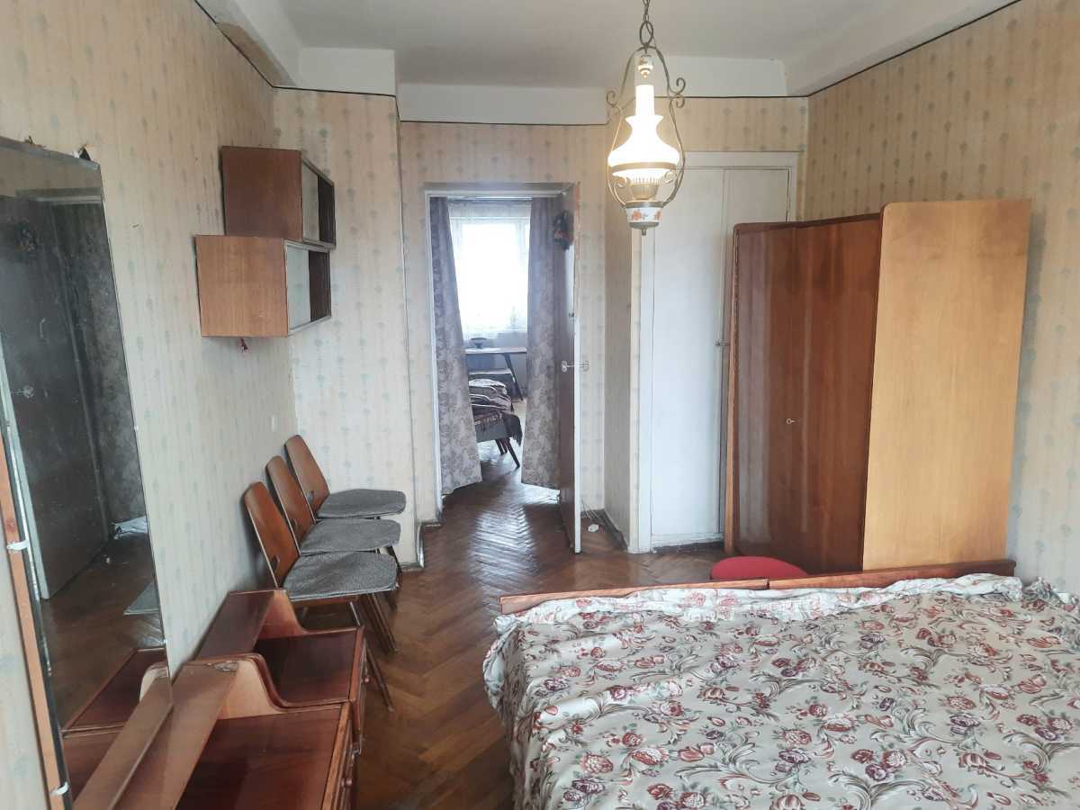 Продаж 2-кімнатної квартири 46.5 м², Кирилівська вул., 127