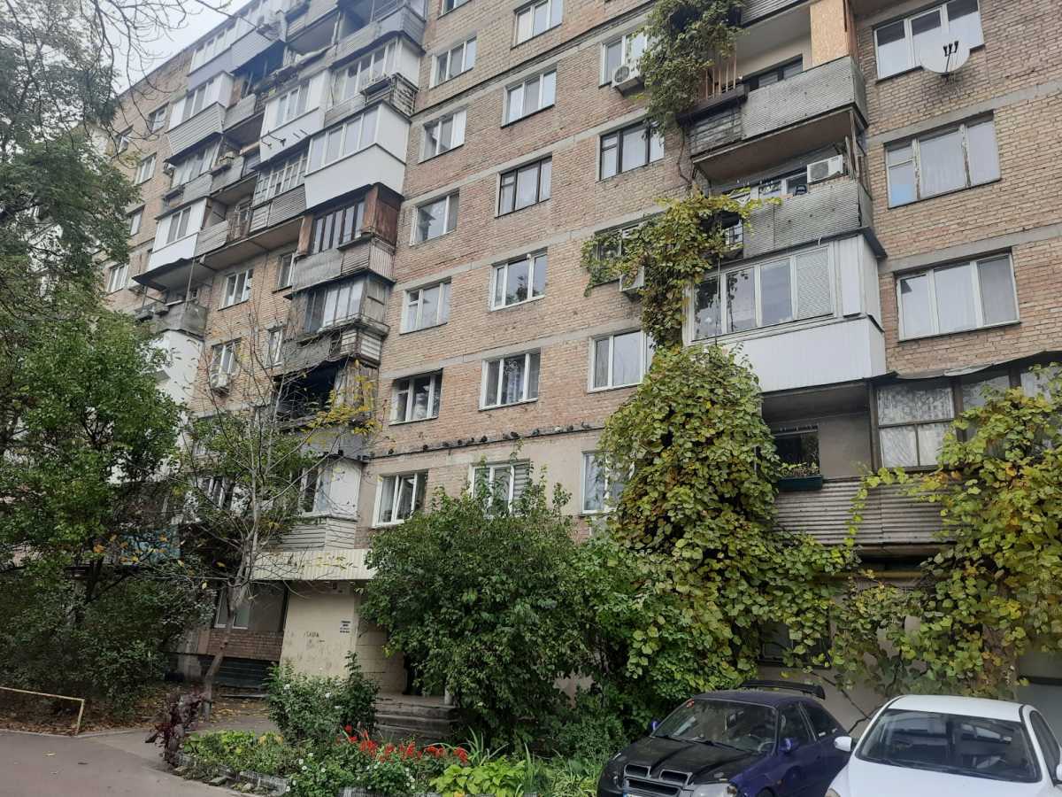 Продаж 2-кімнатної квартири 46.5 м², Кирилівська вул., 127