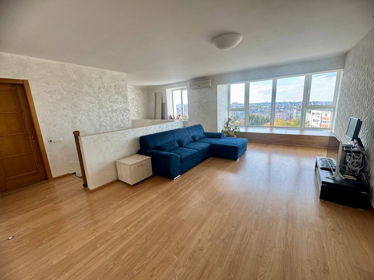 Продажа 5-комнатной квартиры 215 м², Менахем-Мендл Шнеерсона ул.