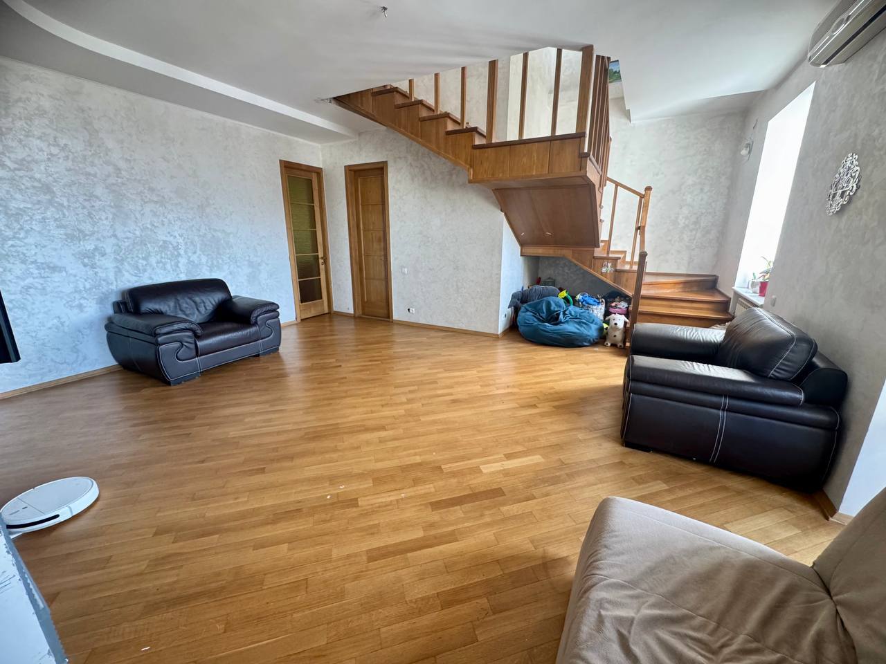 Продажа 5-комнатной квартиры 215 м², Менахем-Мендл Шнеерсона ул.