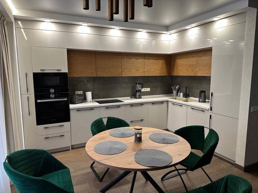 Продажа 3-комнатной квартиры 102 м², Набережная Победы ул.
