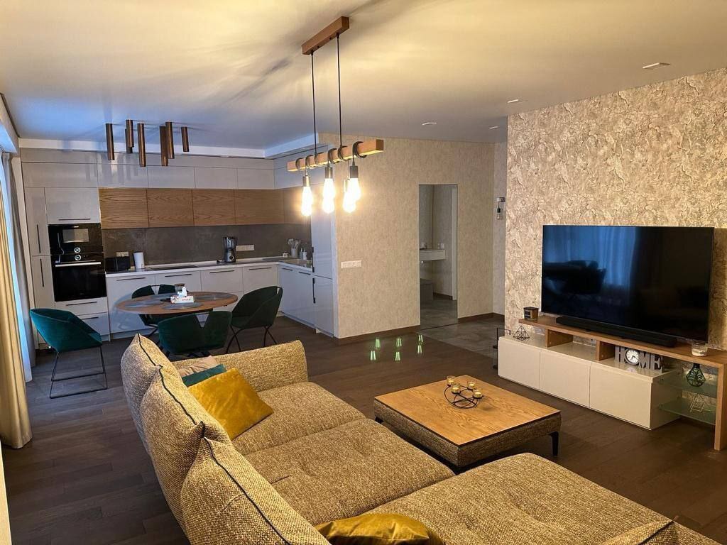 Продажа 3-комнатной квартиры 102 м², Набережная Победы ул.