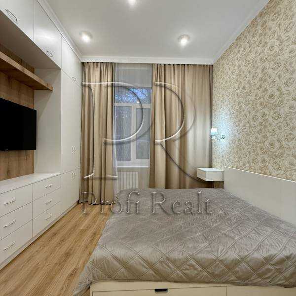 Продаж 3-кімнатної квартири 56 м², Тарасівська вул., 8
