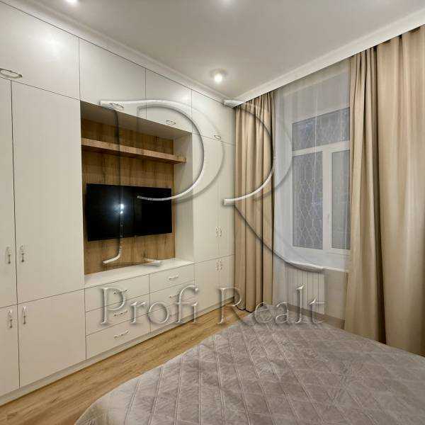 Продаж 3-кімнатної квартири 56 м², Тарасівська вул., 8