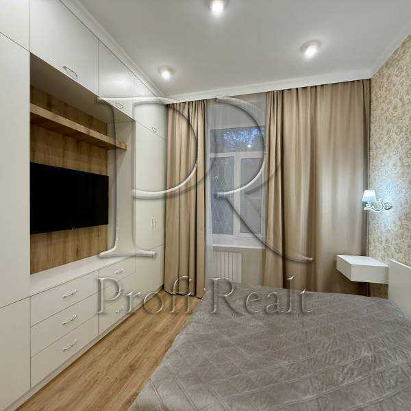 Продаж 3-кімнатної квартири 56 м², Тарасівська вул., 8