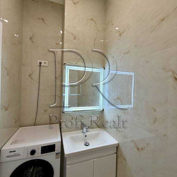 Продаж 3-кімнатної квартири 56 м², Тарасівська вул., 8