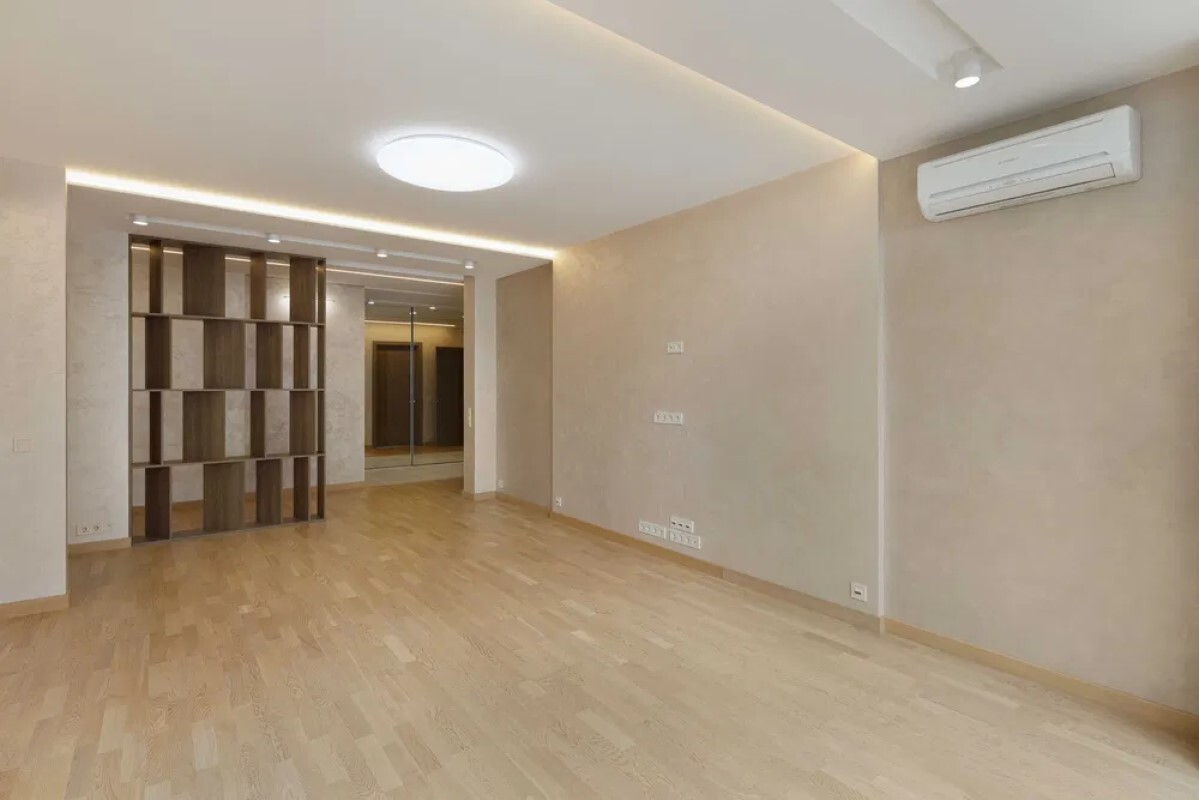 Продажа 4-комнатной квартиры 141.7 м², Елизаветы Чавдар ул., 13