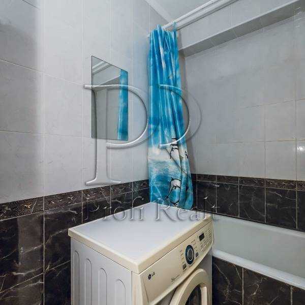 Продаж 1-кімнатної квартири 39 м², Академіка Заболотного вул., 110