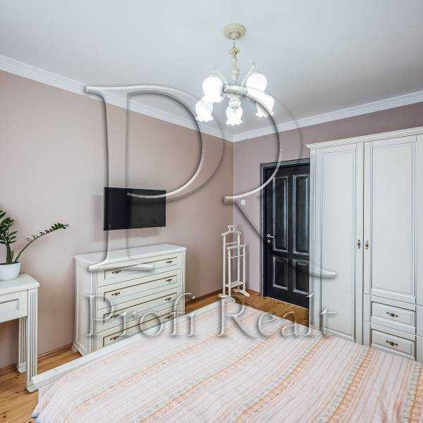 Продаж 3-кімнатної квартири 72 м², Булгакова вул., 3