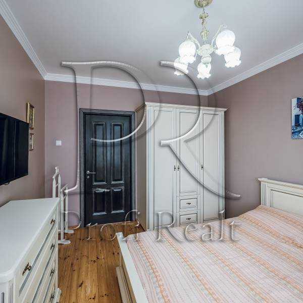 Продаж 3-кімнатної квартири 72 м², Булгакова вул., 3