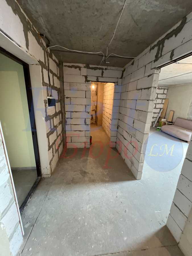 Продаж 2-кімнатної квартири 60 м², Осіння вул., 33