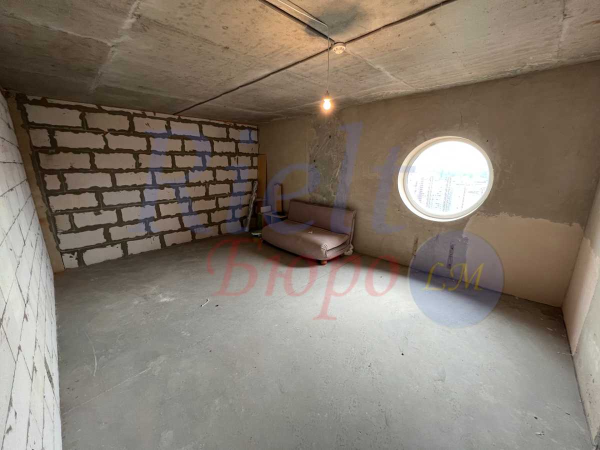 Продаж 2-кімнатної квартири 60 м², Осіння вул., 33