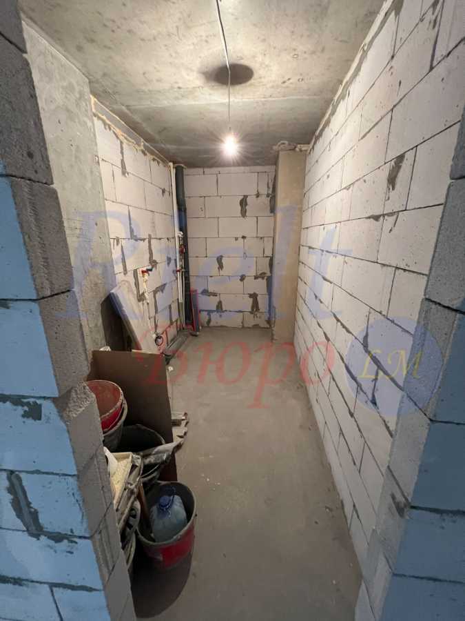 Продаж 2-кімнатної квартири 60 м², Осіння вул., 33