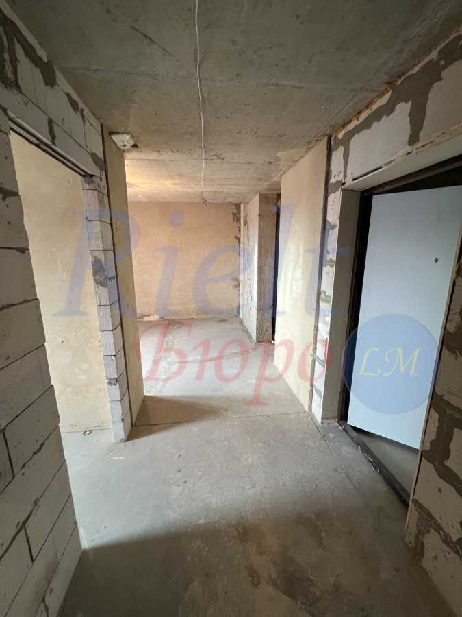 Продаж 2-кімнатної квартири 60 м², Осіння вул., 33