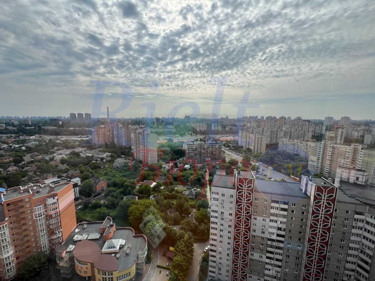 Продаж 2-кімнатної квартири 60 м², Осіння вул., 33