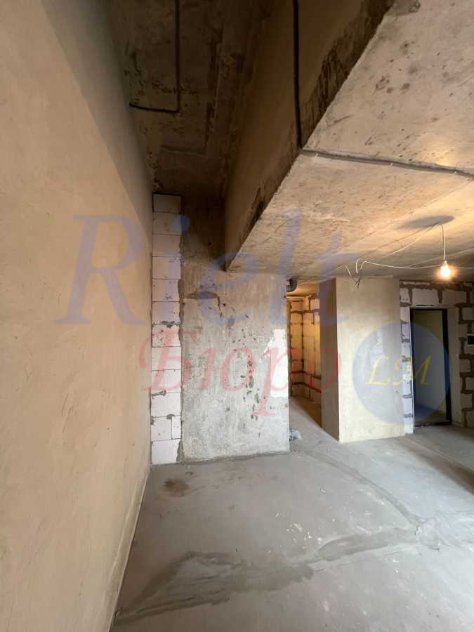 Продаж 2-кімнатної квартири 60 м², Осіння вул., 33