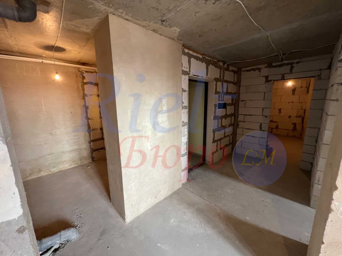 Продаж 2-кімнатної квартири 60 м², Осіння вул., 33