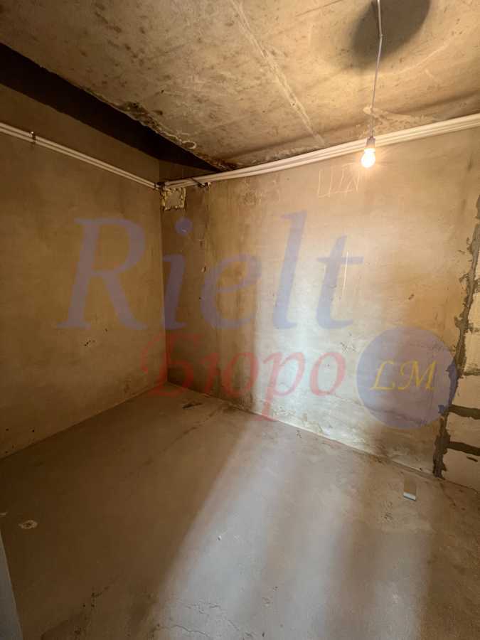 Продаж 2-кімнатної квартири 60 м², Осіння вул., 33