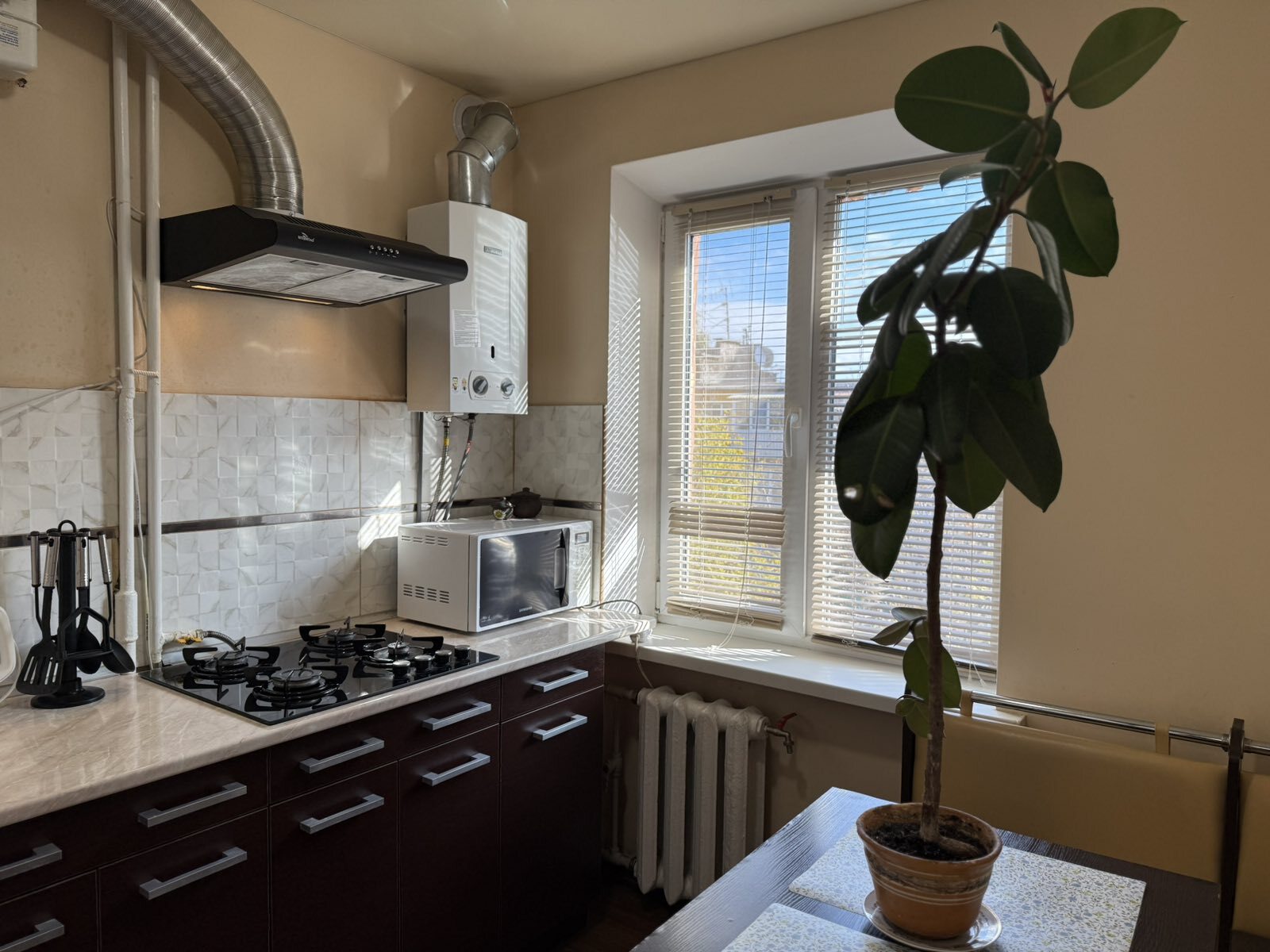 Оренда 1-кімнатної квартири 35 м², Новокримська вул., 2А
