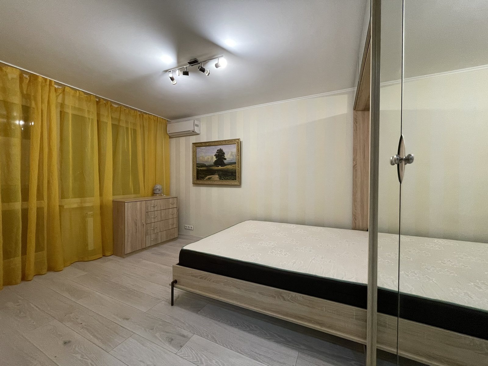 Оренда 2-кімнатної квартири 54 м², Набережна Перемоги вул., 130