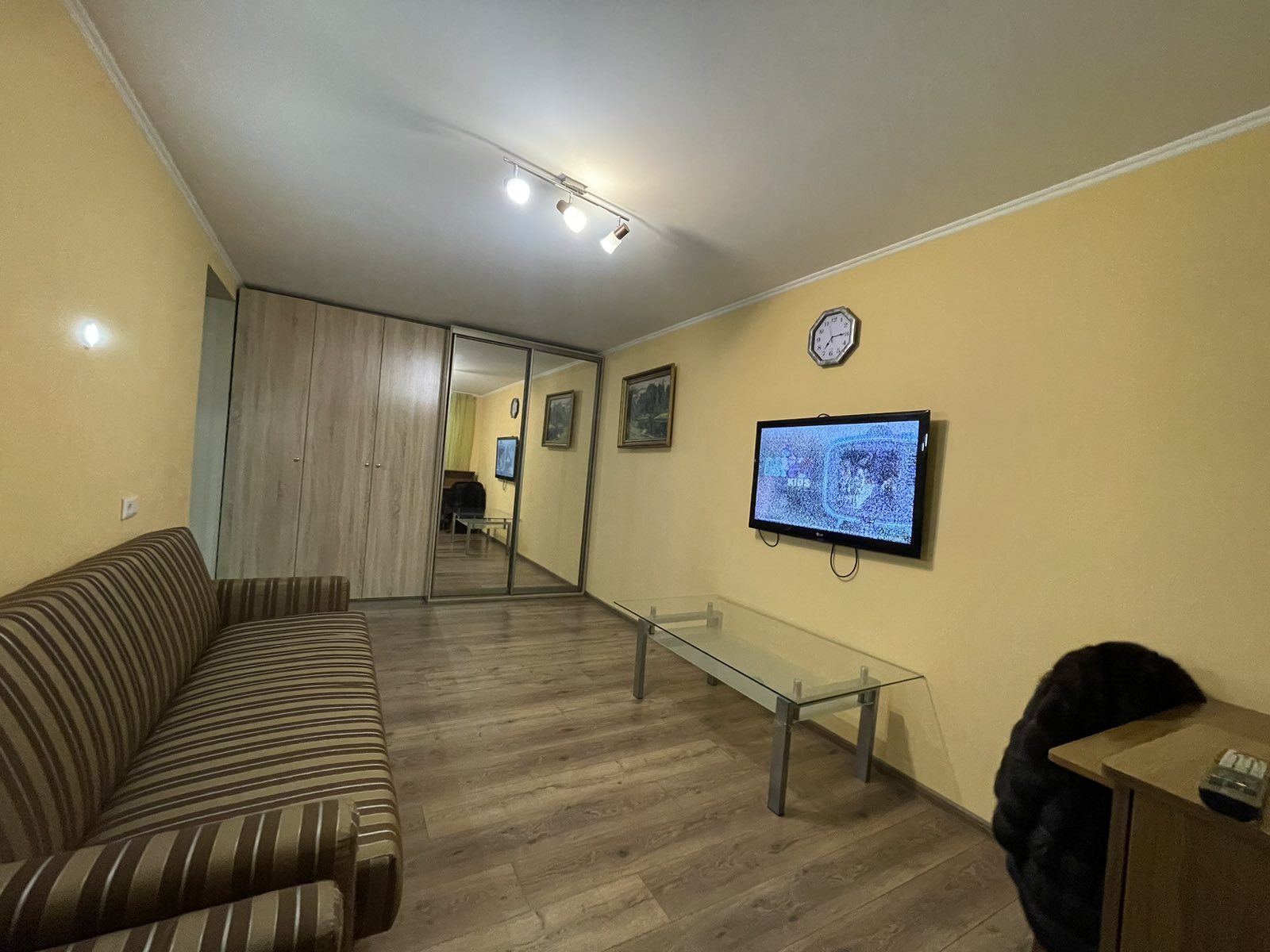 Оренда 2-кімнатної квартири 54 м², Набережна Перемоги вул., 130